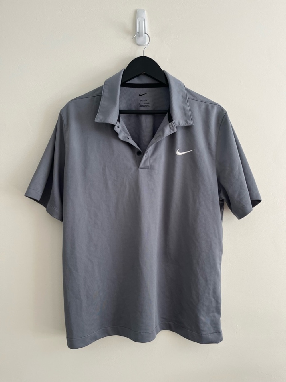 Cropped Nike Men’s Gray Dri-FIT Polo Shirt